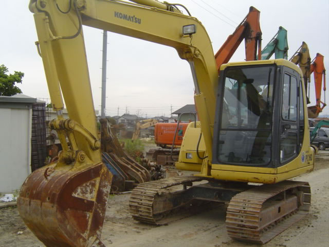 y KOMATSU zExcavator